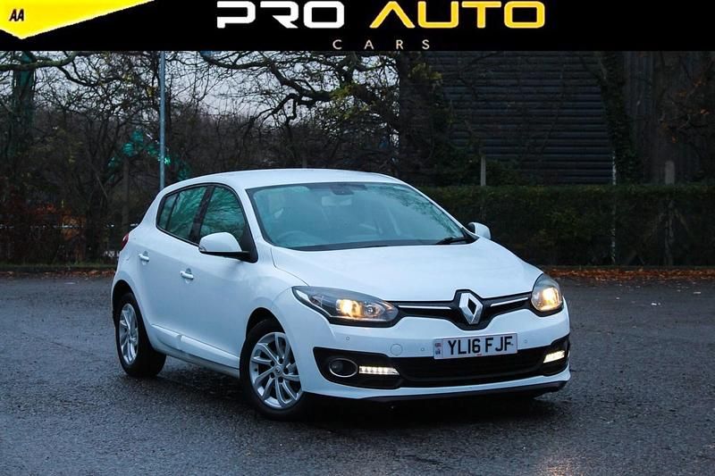 White Used 2016 Renault Mégane IV Dynamique Hatchback | £6,000 (Super price) - Image 1/4