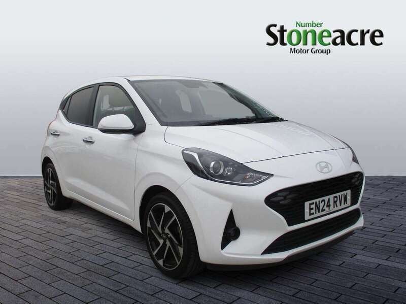 White Used 2024 Hyundai i10 Premium Hatchback | £14,995 (Fair price) - Image 1/4