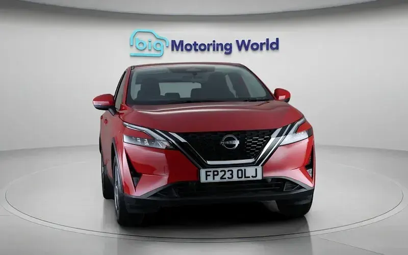 Used Nissan Qashqai Acenta Premium 140 HP (102 kW) 2023 Red SUV