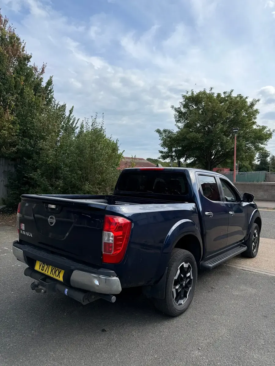 Used Nissan Navara N-Connecta 190 HP (139 kW) 2021 Blue Pickup