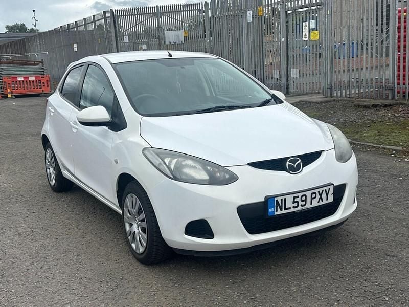 White Used 2009 Mazda 2 Hatchback | £1,695 (Fair price) - Image 1/4