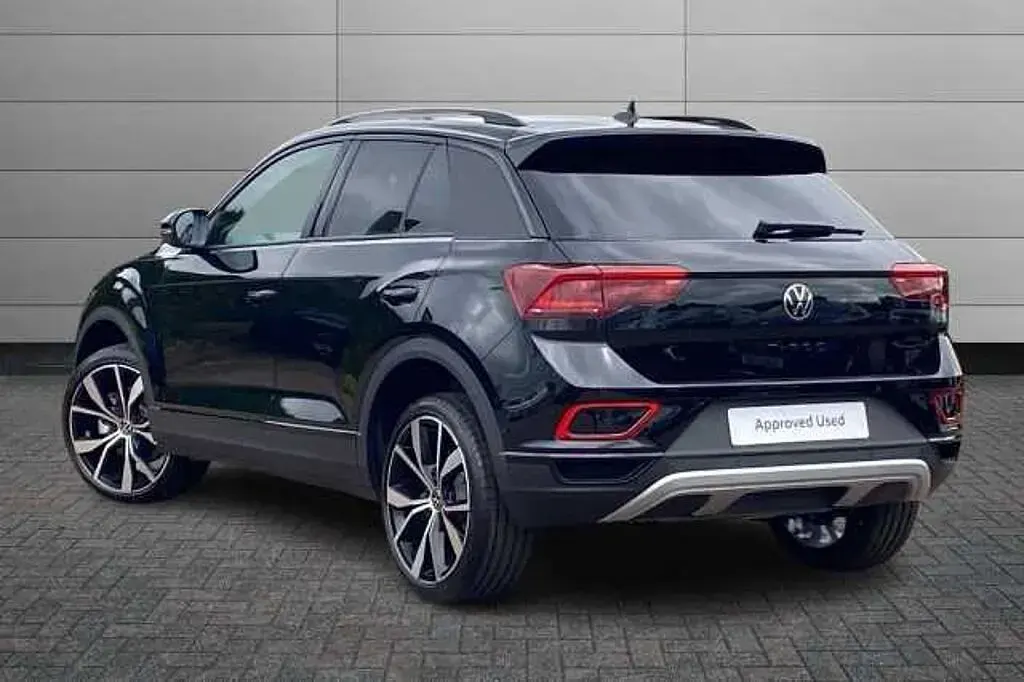 New VW T-Roc Design 150 HP (110 kW) 2026 Black SUV