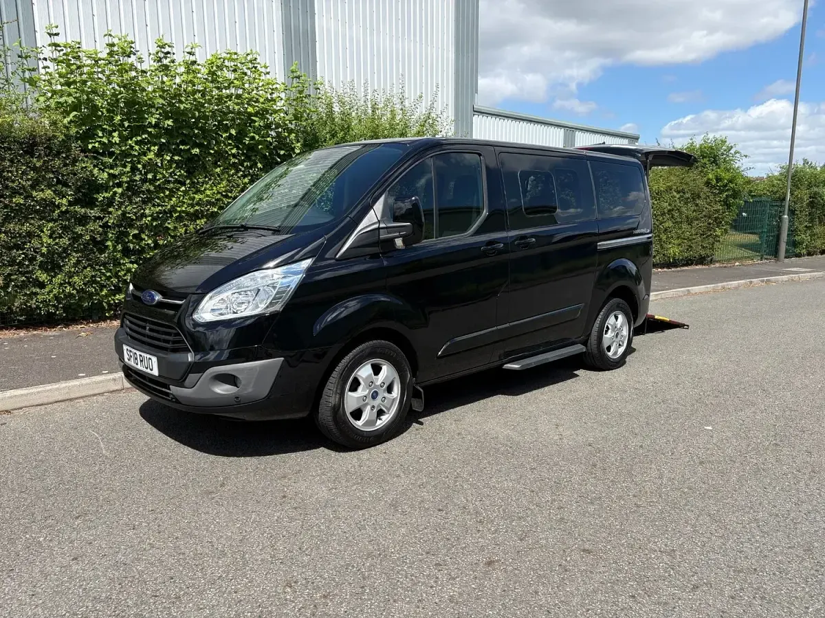 Used Ford Tourneo Titanium 130 HP (95 kW) 2018 Black MPV