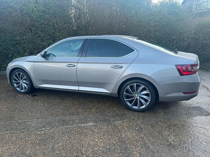 Used Skoda Superb LAURIN & KLEMENT 220 HP (161 kW) 2018 Beige Hatchback