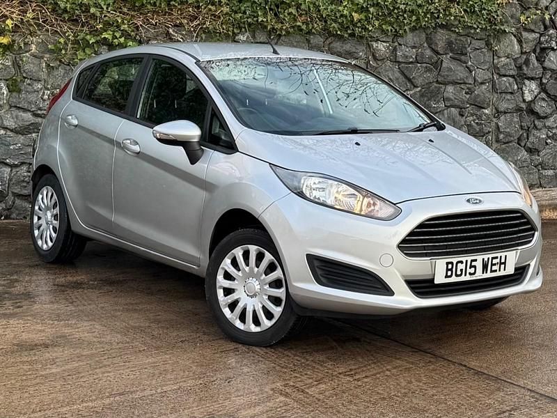 Used Ford Fiesta Style 75 HP (55 kW) 2015 Silver Hatchback