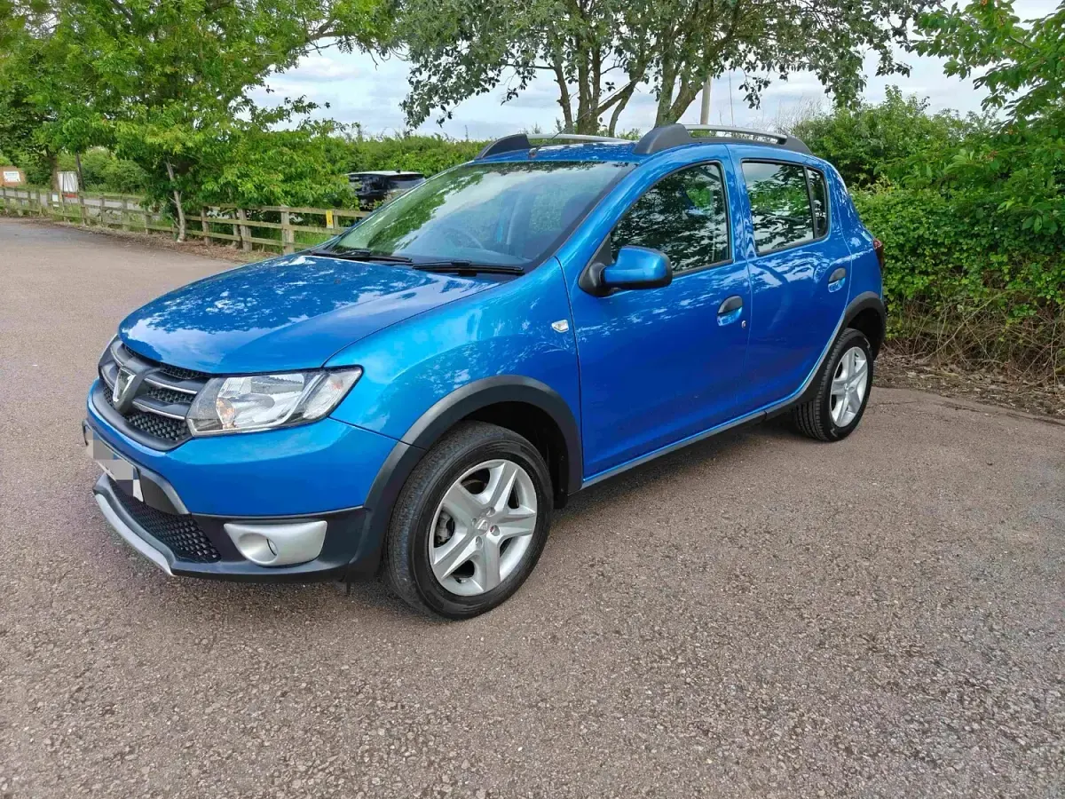 Used Dacia Sandero Lauréate 2015 Blue Hatchback
