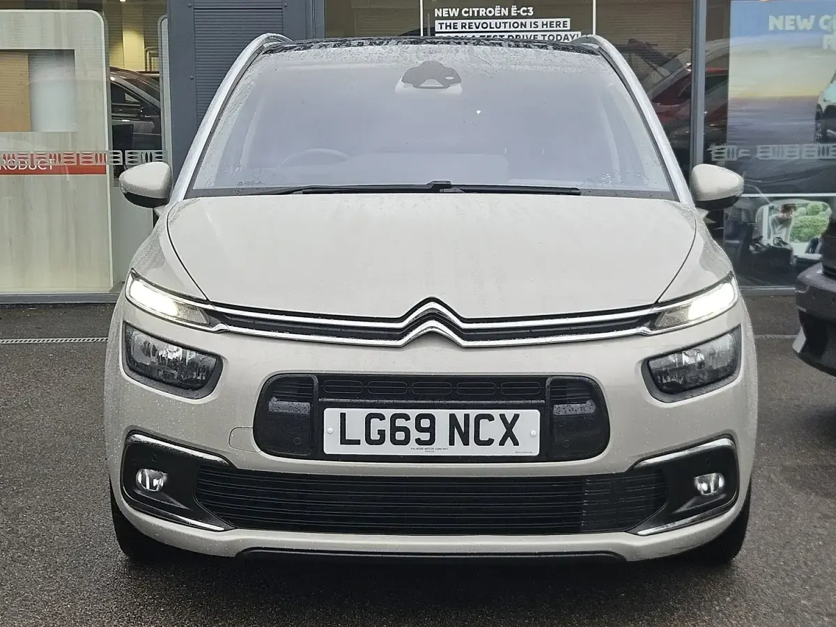 Used Citroën Grand C4 Picasso Flair 130 HP (95 kW) 2019 Beige MPV