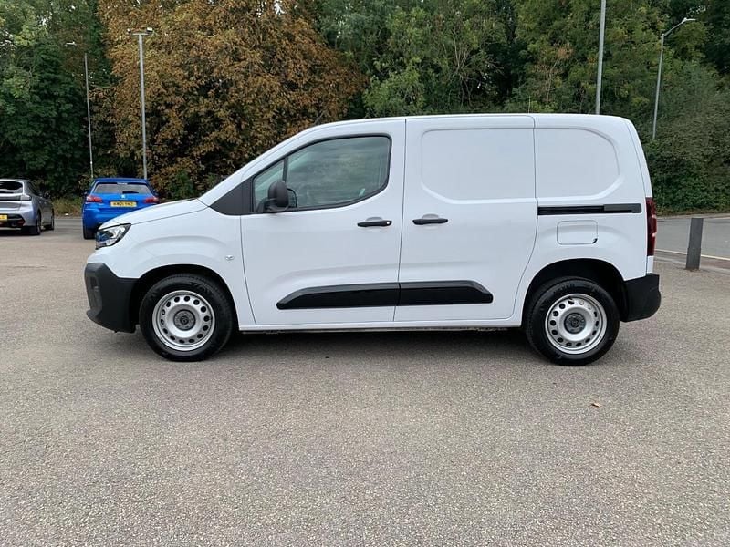 White Used 2024 Peugeot Partner S MPV | £14,495 (Fair price) - Image 1/4