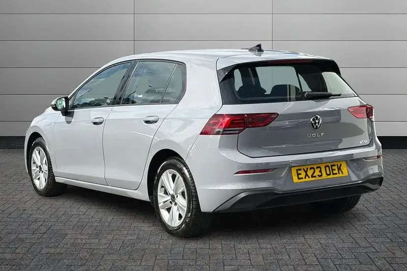 Used VW Golf VIII Life 148 HP (108 kW) 2023 Moonstone grey Hatchback