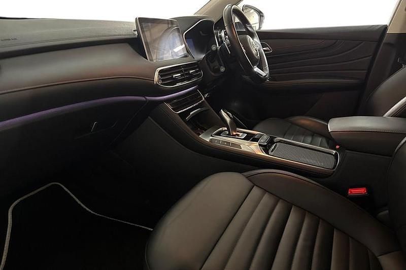 Used MG HS Trophy 162 HP (119 kW) 2024 Arctic white SUV