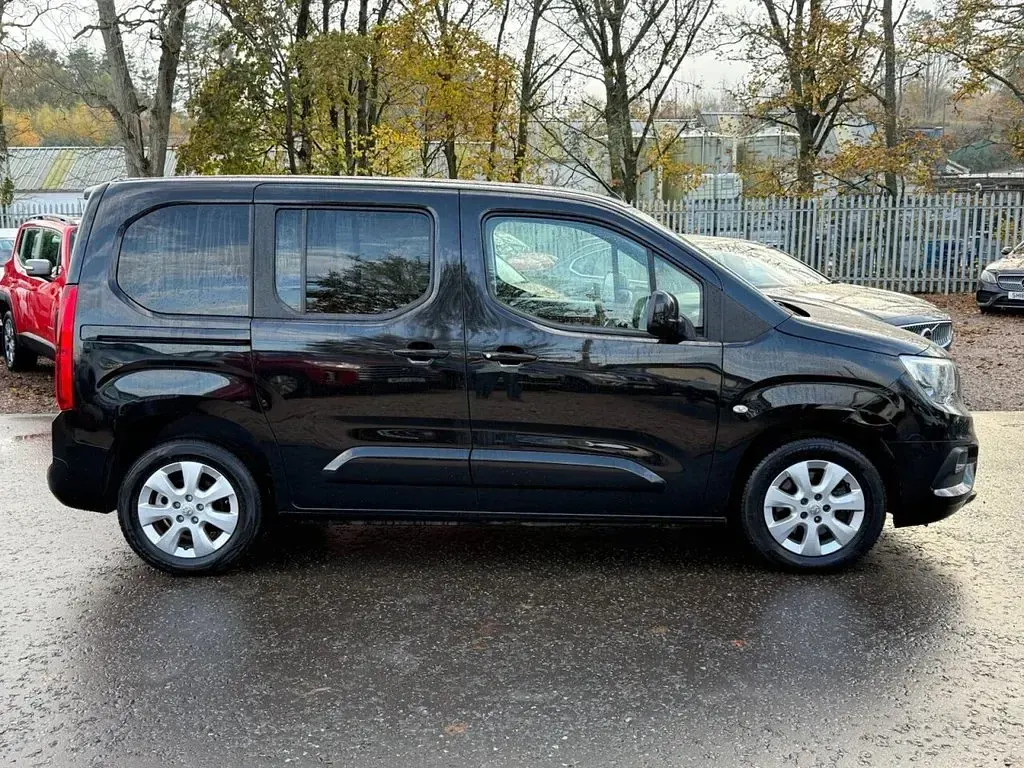 Used Vauxhall Combo 130 HP (95 kW) 2021 Black MPV