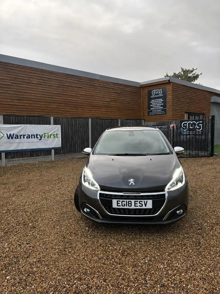 Used Peugeot 208 Allure Premium 80 HP (58 kW) 2018 Grey Hatchback