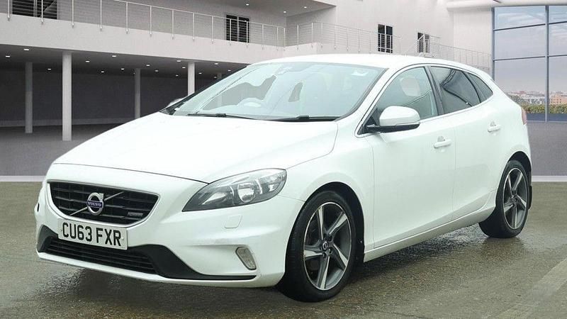 Used Volvo V40 R-Design 2013 White Hatchback