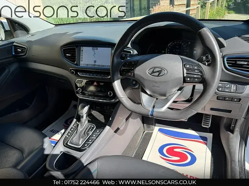 Used Hyundai Ioniq Premium SE 141 HP (103 kW) 2018 White Hatchback