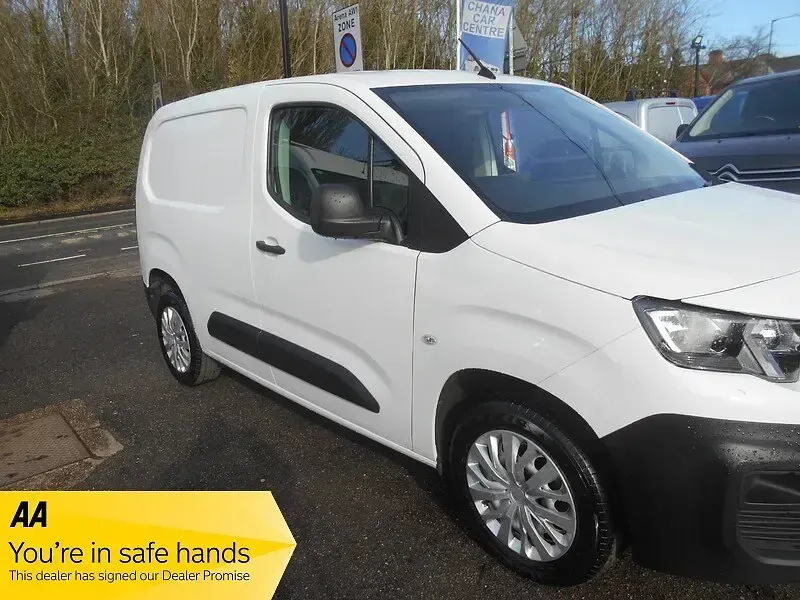 Used Peugeot Partner Premium 131 HP (96 kW) 2023 White MPV