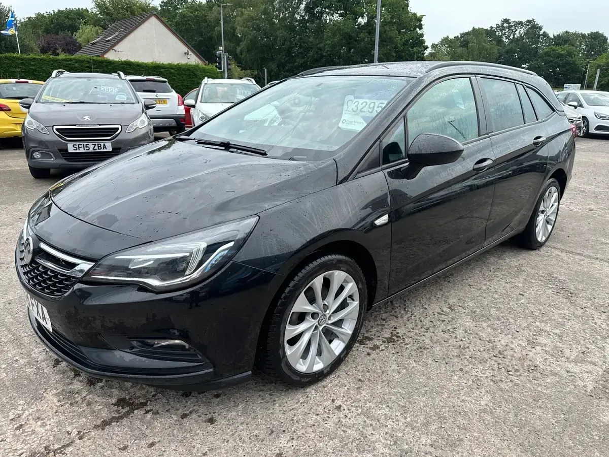 Used Vauxhall Astra 105 HP (77 kW) 2019 Black Estate