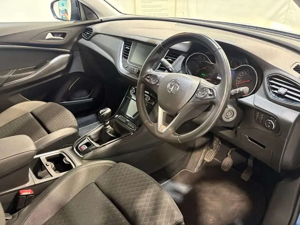 Used Vauxhall Grandland X Sport 130 HP (95 kW) 2019 Blue SUV