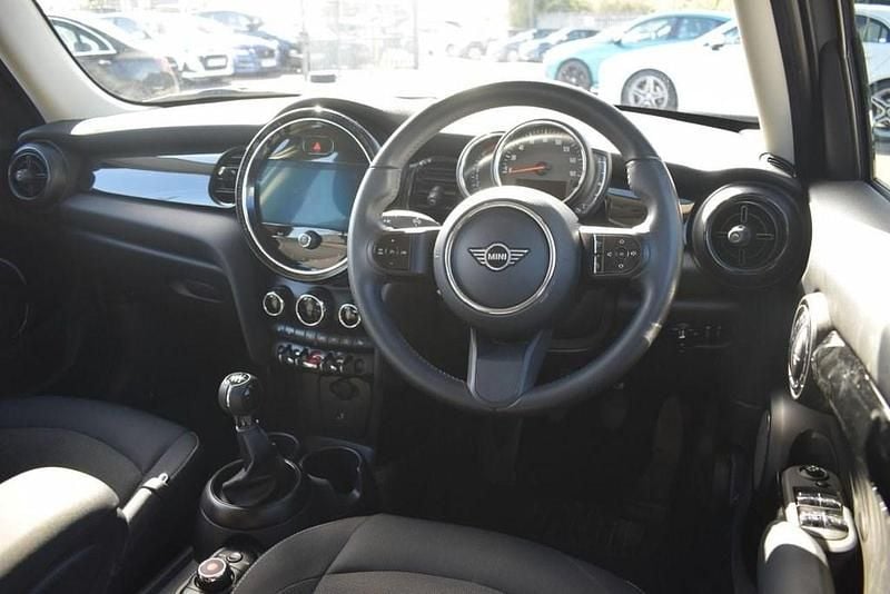 Używany Mini ONE Classic 102 KM (75 kW) 2021 Szary Hatchback