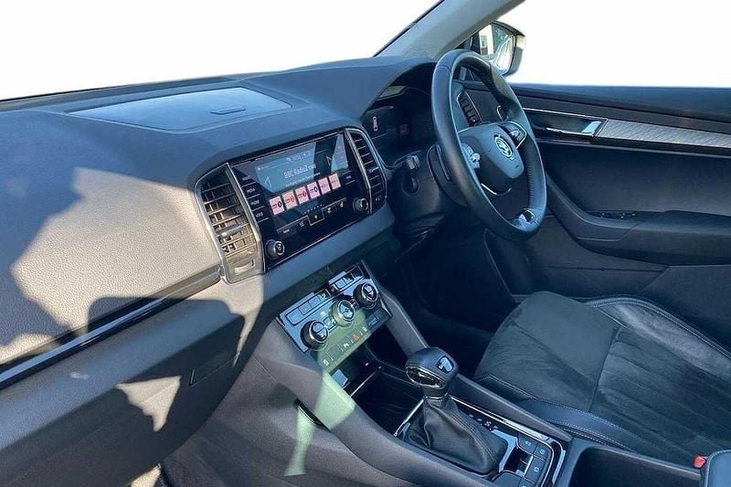 Used Skoda Karoq SE L 110 HP (80 kW) 2023 Petrol blue metallic SUV