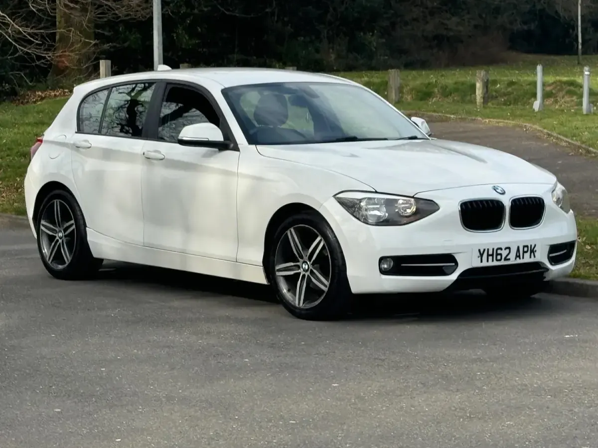 Used BMW 116 Sport Line 2012 White Hatchback