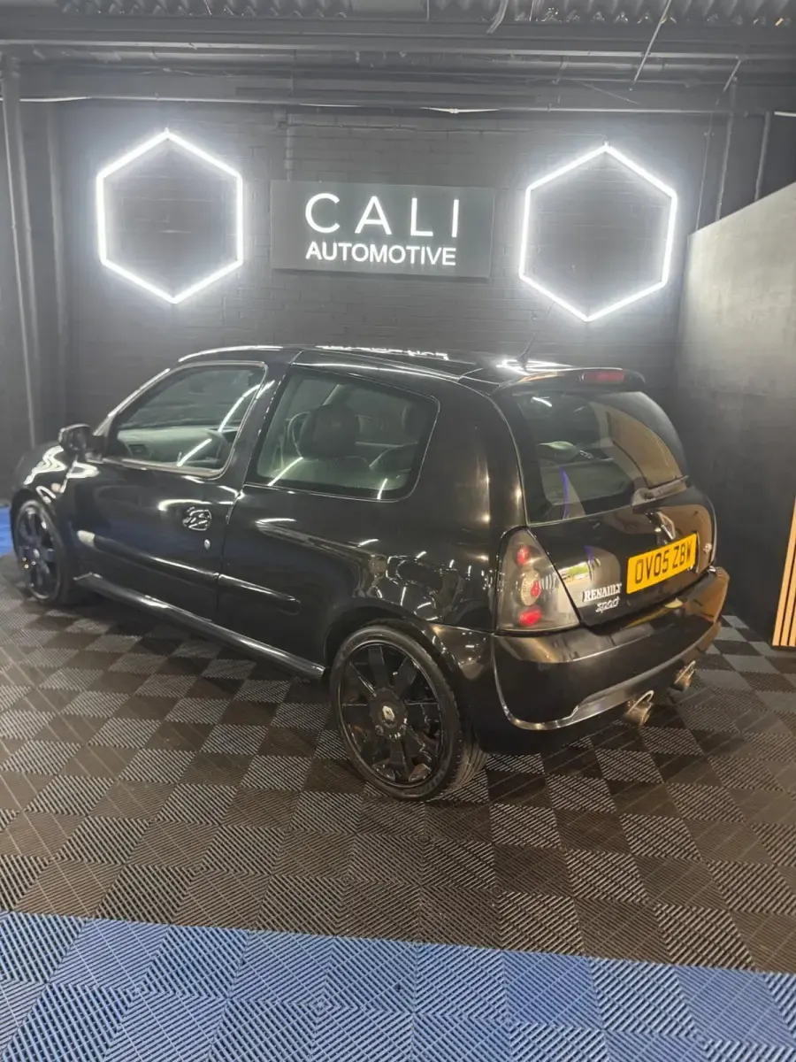 Used Renault Clio II 182 HP (133 kW) 2005 Black Hatchback