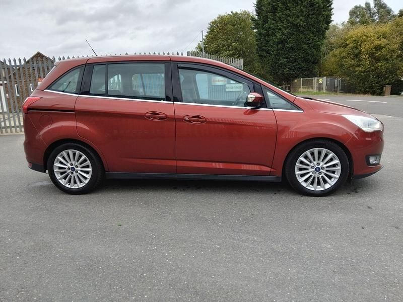 Used Ford Grand C-Max Titanium 150 HP (110 kW) 2016 Red MPV