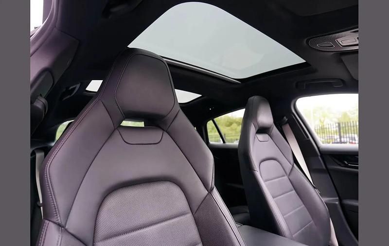Begagnad Porsche 911 640 HK (470 kW) 2021 Grå Sportkupé