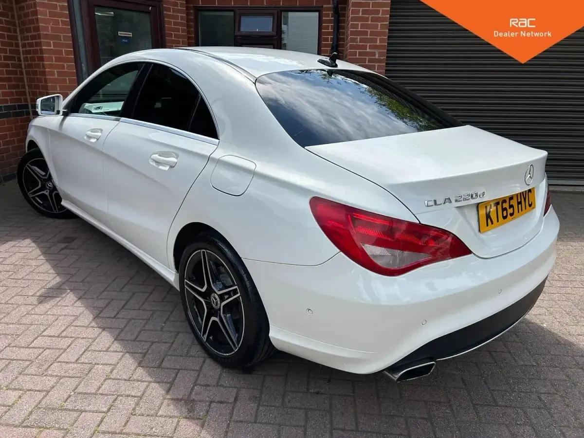 Usado Mercedes CLA220 2016 Branco Sedan