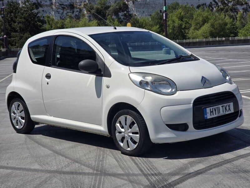 White Used 2011 Citroën C1 VTR Sport Hatchback | £1,999 (Fair price) - Image 1/4