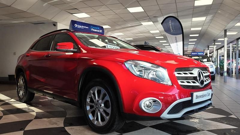 Used Mercedes GLA200 SE 156 HP (114 kW) 2018 Red SUV