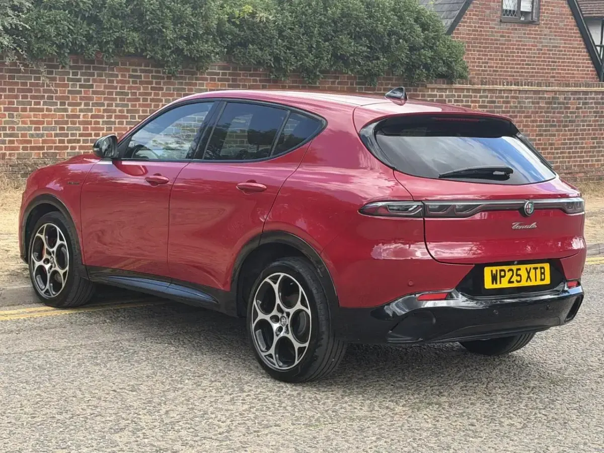 Used Alfa Romeo Tonale Veloce 158 HP (116 kW) 2025 Red SUV