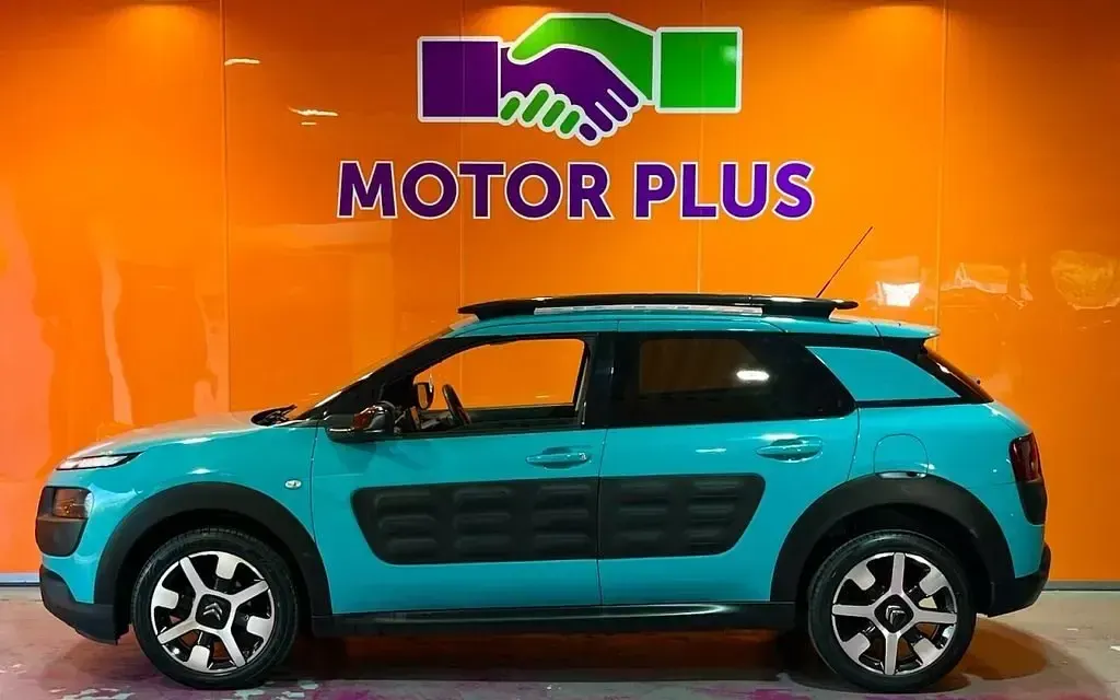 Używany Citroën C4 Cactus Flair 82 KM (60 kW) 2016 Niebieski Hatchback