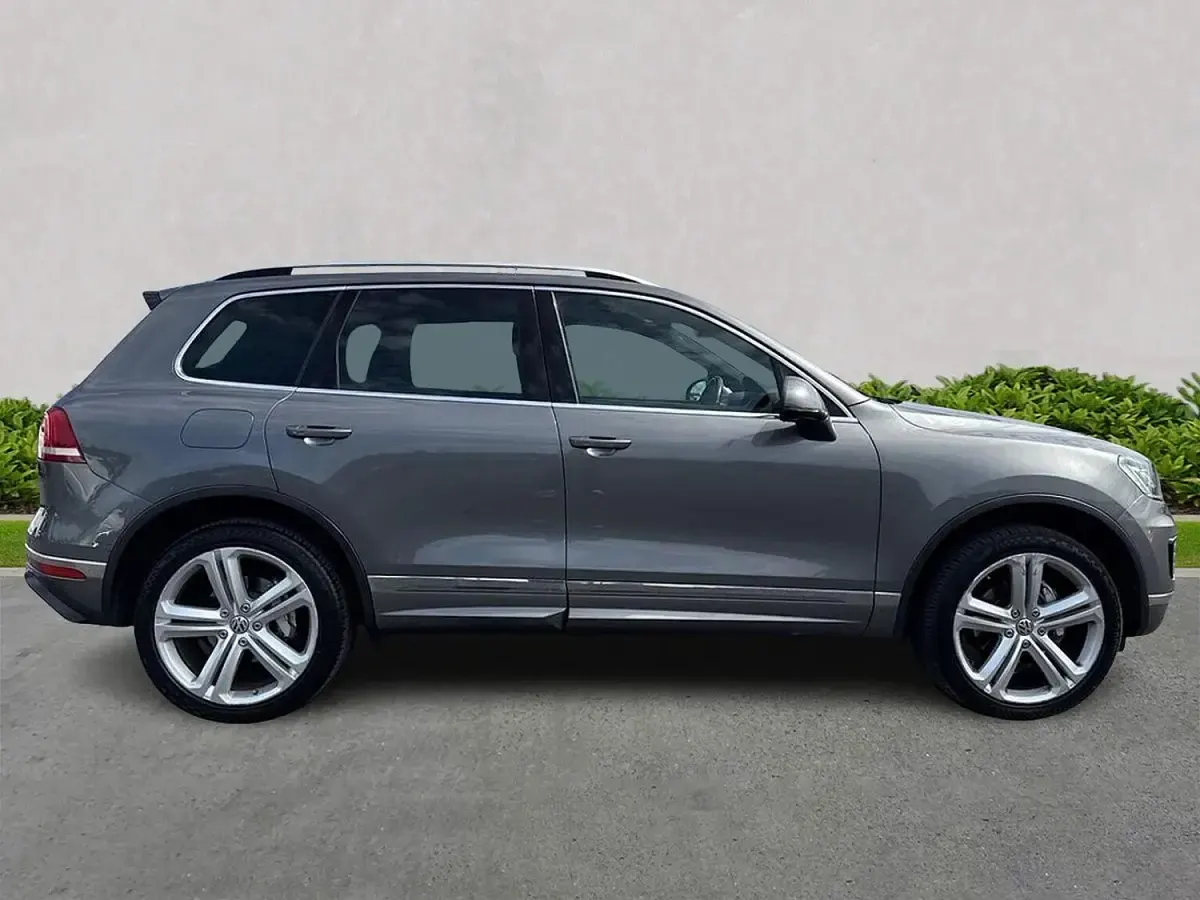Used VW Touareg R-line Plus 2017 Grey SUV