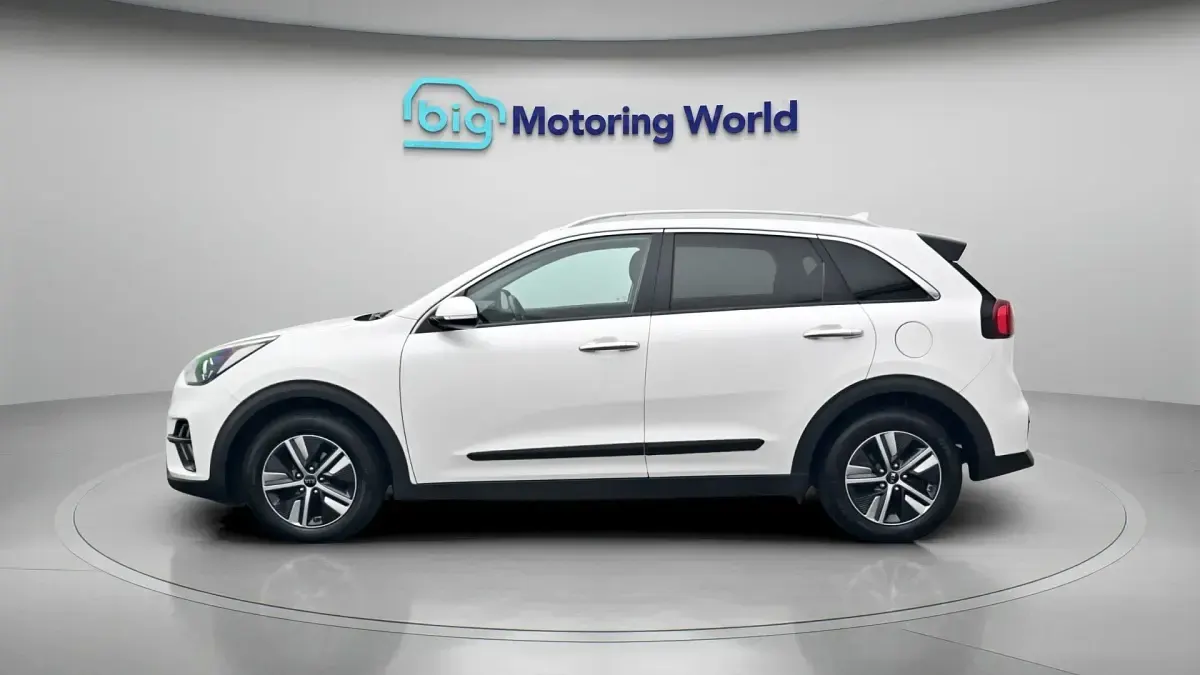 Used Kia Niro 141 HP (103 kW) 2021 White SUV