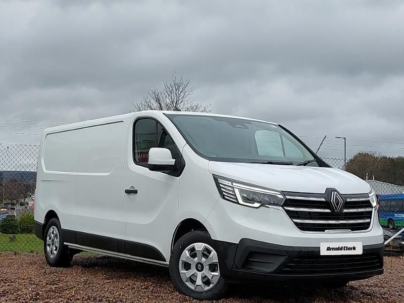 New Renault Trafic 2025 White MPV