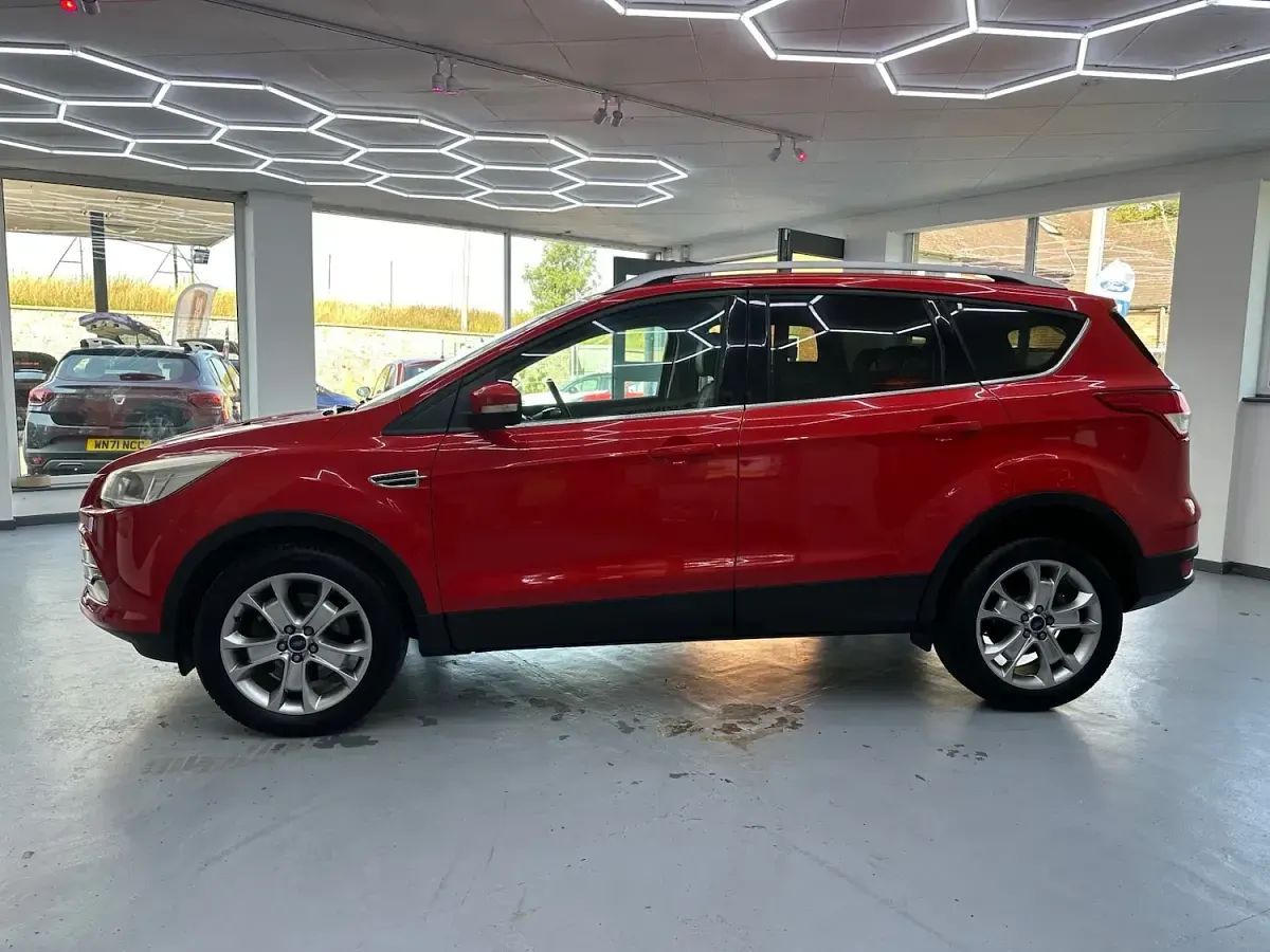 Used Ford Kuga Titanium 140 HP (102 kW) 2014 Red SUV