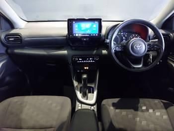 Used Toyota Yaris Hybrid 116 HP (85 kW) 2024 White Hatchback