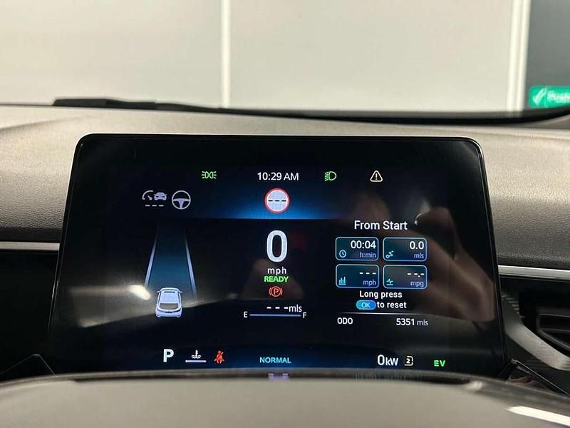 Usado MG MG3 SE 194 HP (142 kW) 2025 Preto Citadino