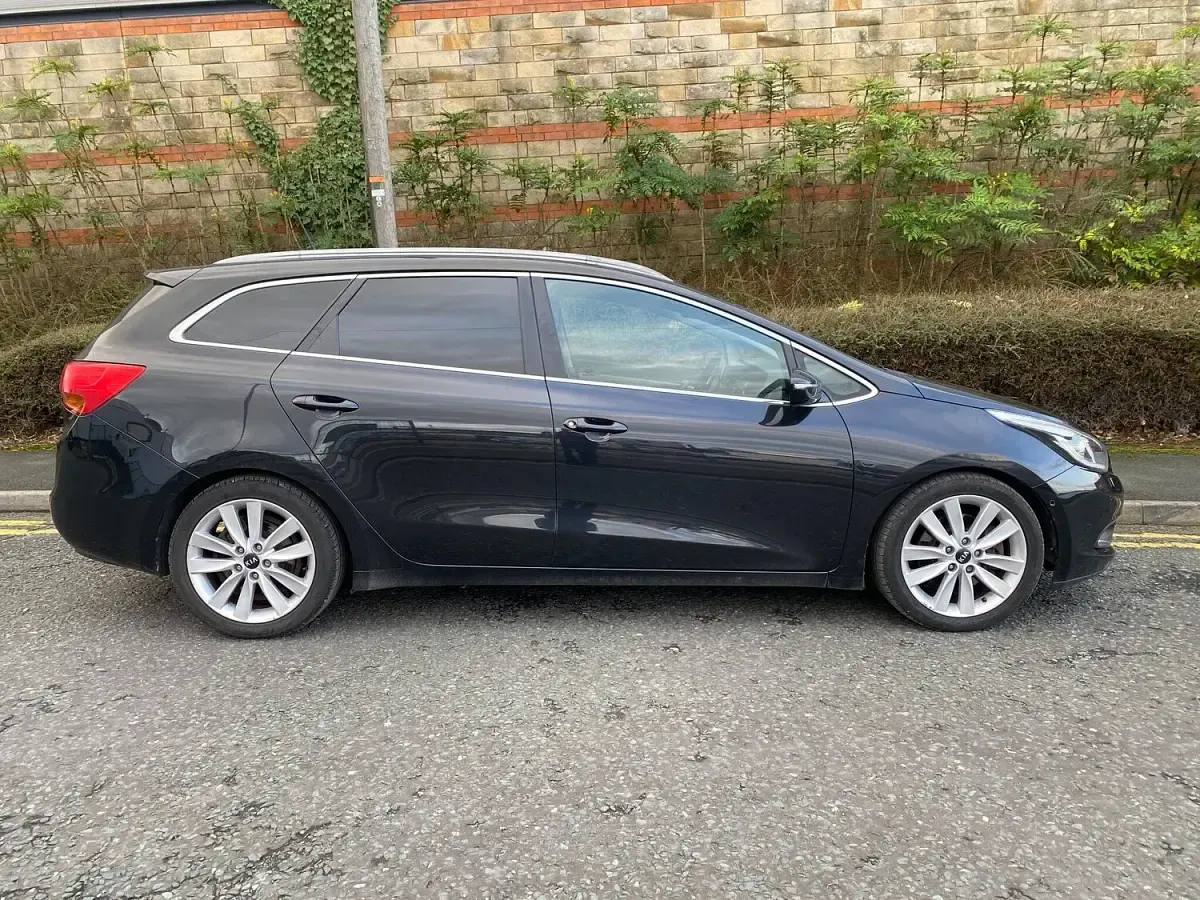 Used Kia Ceed 128 HP (94 kW) 2014 Black Hatchback