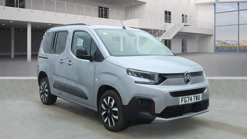 Used Citroën Berlingo 130 HP (95 kW) 2024 Grey MPV