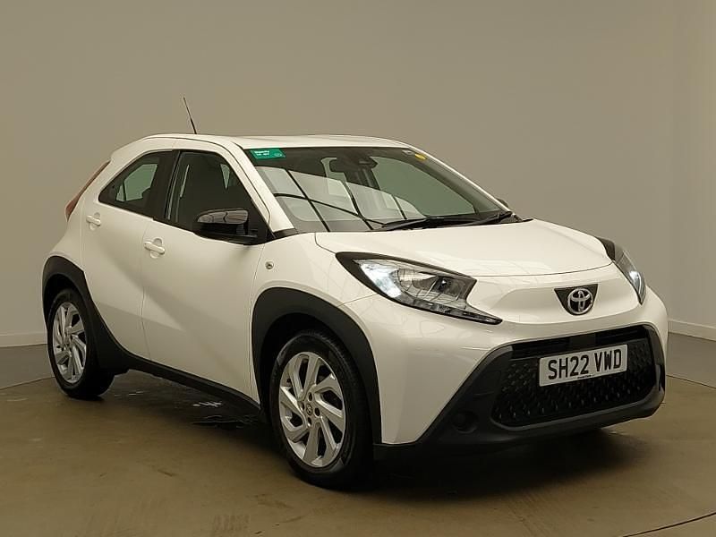 White Used 2022 Toyota Aygo PURE Hatchback | £11,998 (Fair price) - Image 1/4