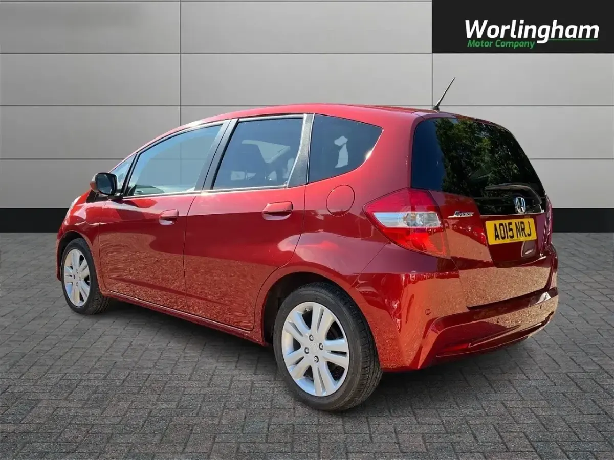 Used Honda Jazz ES 2015 Red Hatchback