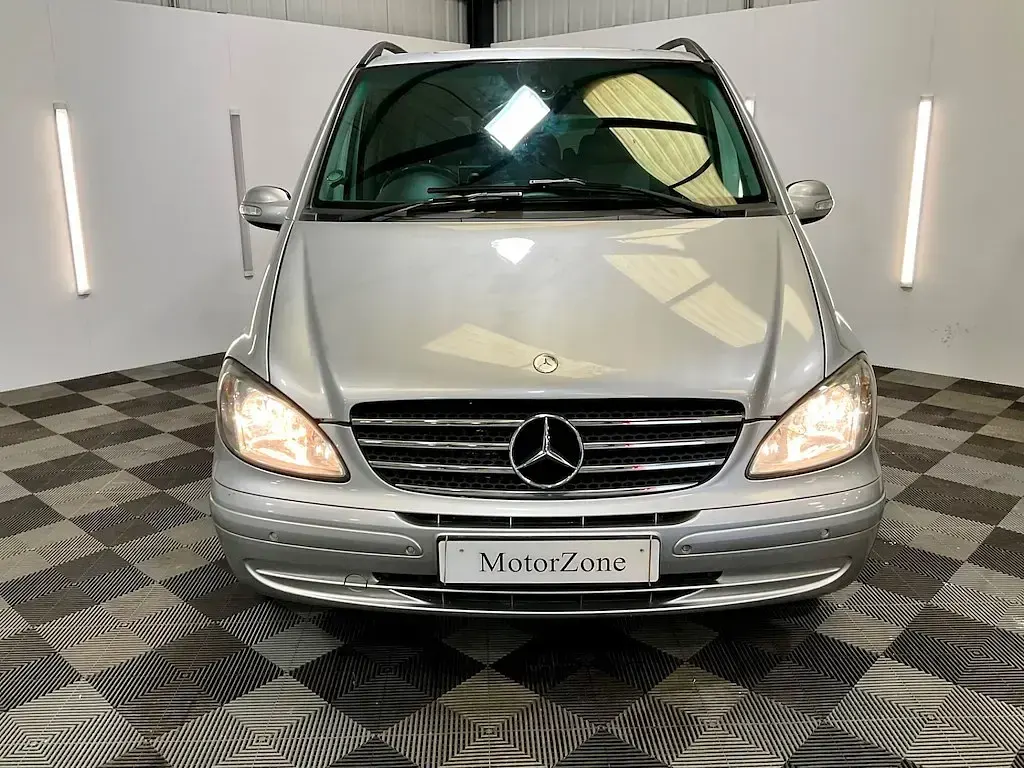 Usado Mercedes Viano 150 HP (110 kW) 2006 Prateado Monovolume