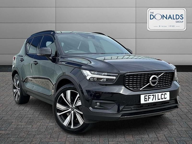Black Used 2022 Volvo XC40 R-Design Pro SUV | £24,957 (Good price) - Image 1/3