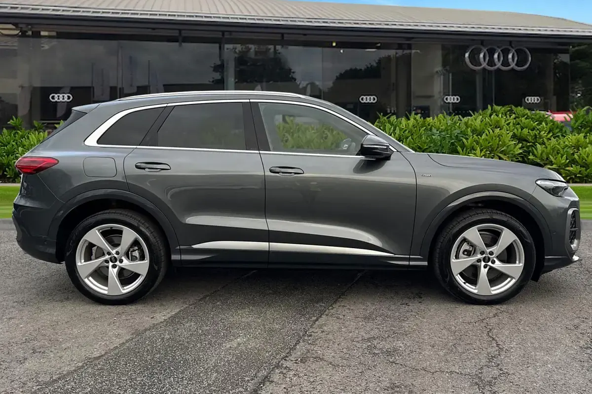 Used Audi Q5 S-Line 299 HP (219 kW) 2026 Grey SUV