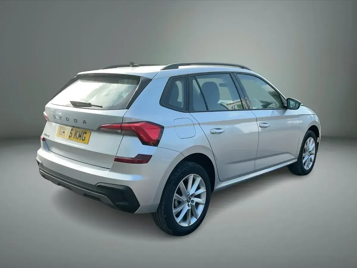 Used Skoda Kamiq SE 70 HP (51 kW) 2025 Brilliant silver metallic SUV