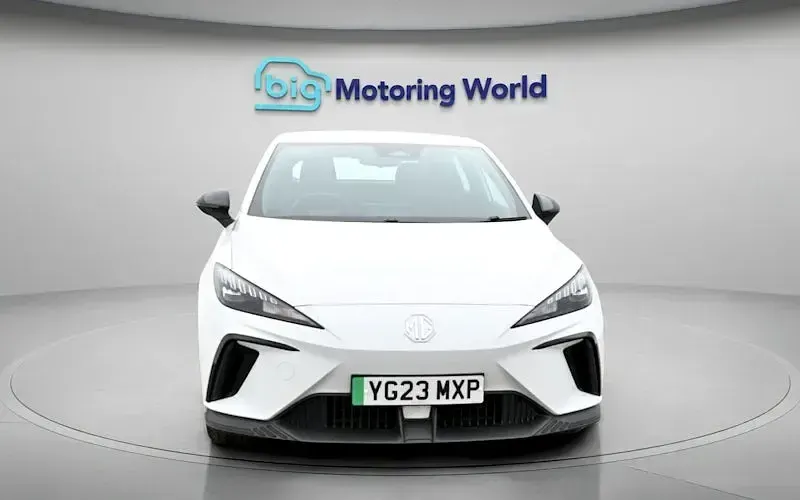 Usado MG MG4 EV SE 319 kW (435 HP) 2023 Branco Citadino