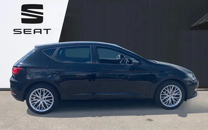 Begagnad Seat Leon SE Dynamic 110 HK (80 kW) 2018 Svart Halvkombi