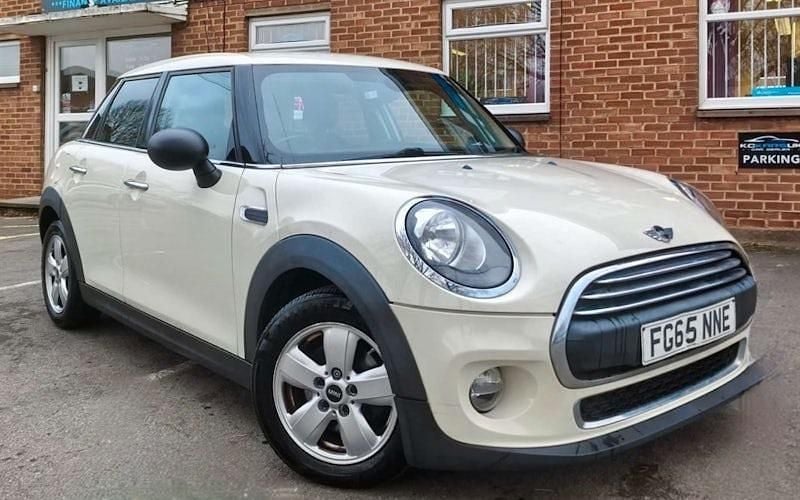 Used 2017 Mini ONE Hatch Hatchback | £5,380 (Fair price) - Image 1/4