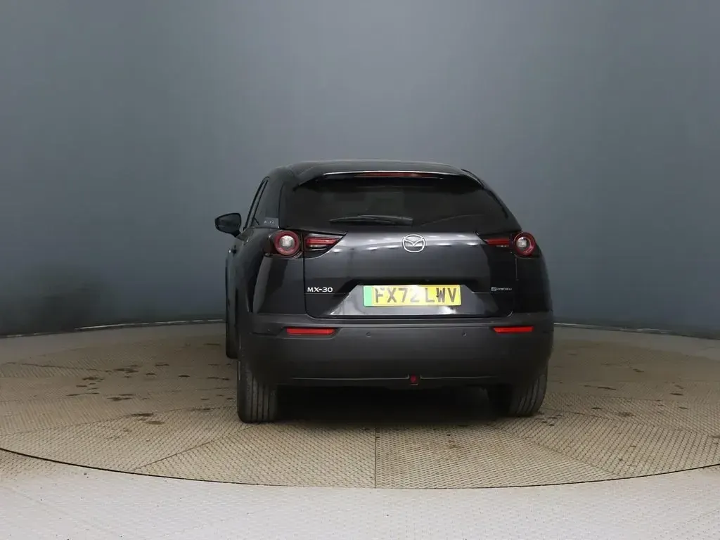 Usado Mazda MX30 Exclusive-Line 106 kW (145 CV) 2022 Negro SUV